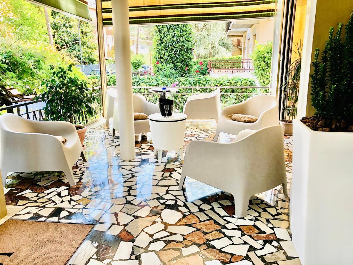 Hotel Villa Serena Кастрокаро-Терме Экстерьер фото